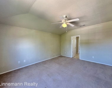 5415 Teal Drive - Photo Thumbnail 20