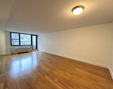 330 West 58th Street - Photo Thumbnail 3