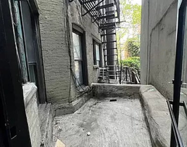 18 King Street - Photo Thumbnail 7