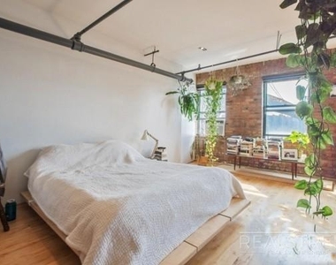 337 Kent Avenue - Photo Thumbnail 9