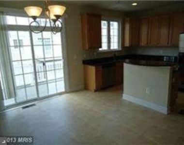 580 Pelican Ave - Photo Thumbnail 2