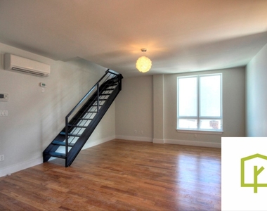 852 Metropolitan Avenue - Photo Thumbnail 2