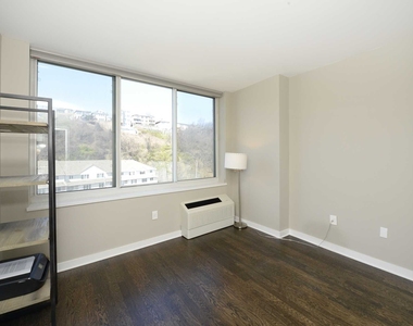 1509 Hudson Park - Photo Thumbnail 8