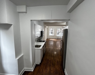 156 East 37th Street, New York, NY 10016 - Photo Thumbnail 8