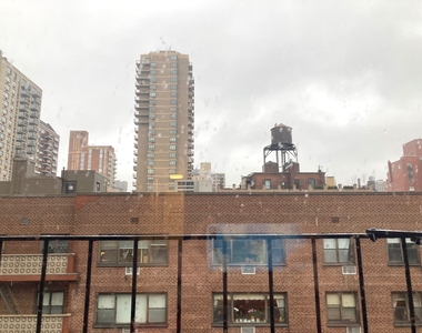 East 83rd Street - Photo Thumbnail 8