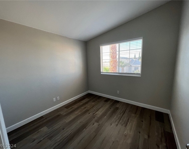 2815 Norfolk Avenue - Photo Thumbnail 28