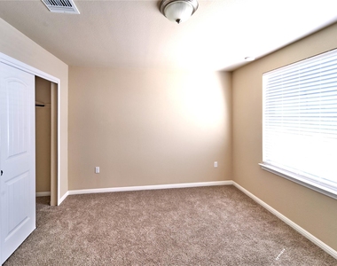 1409 Brooks Way - Photo Thumbnail 16