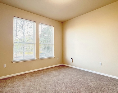 1409 Brooks Way - Photo Thumbnail 8