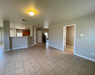 3706 Holden Ct - Photo Thumbnail 12