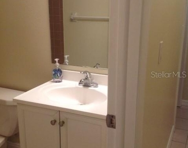 7602 N Sanibel Circle - Photo Thumbnail 9