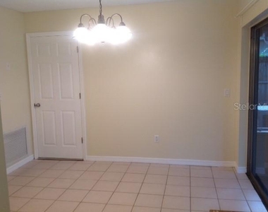 7602 N Sanibel Circle - Photo Thumbnail 1