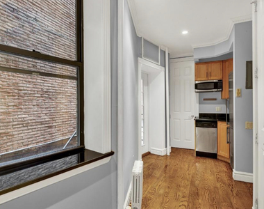 333 East 35th Street - Photo Thumbnail 1