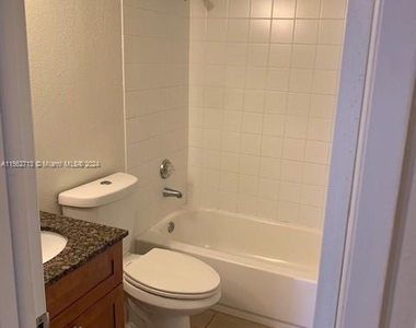 9939 Nob Hill Ln - Photo Thumbnail 10