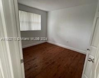 9939 Nob Hill Ln - Photo Thumbnail 27