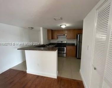 9939 Nob Hill Ln - Photo Thumbnail 24