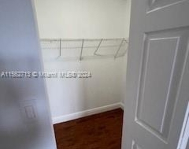 9939 Nob Hill Ln - Photo Thumbnail 22