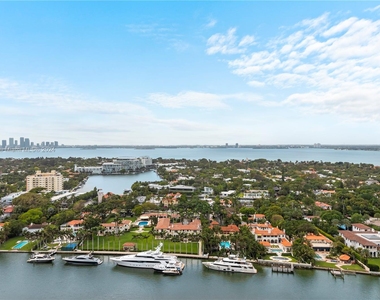 4779 Collins Ave - Photo Thumbnail 24