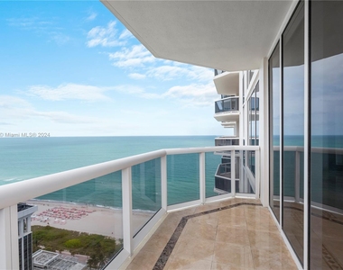 4779 Collins Ave - Photo Thumbnail 19