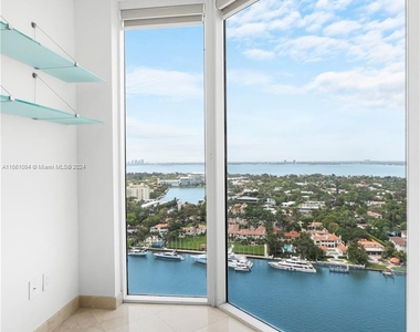 4779 Collins Ave - Photo Thumbnail 6