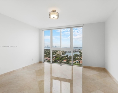 4779 Collins Ave - Photo Thumbnail 10