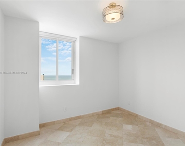 4779 Collins Ave - Photo Thumbnail 15