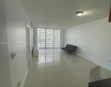 1750 N Bayshore Dr - Photo Thumbnail 6