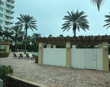 1755 E Hallandale Beach Blvd - Photo Thumbnail 15