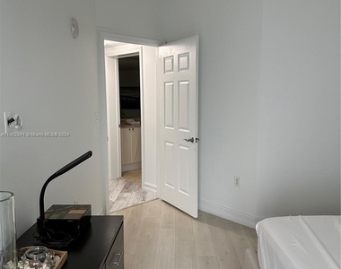 1755 E Hallandale Beach Blvd - Photo Thumbnail 24