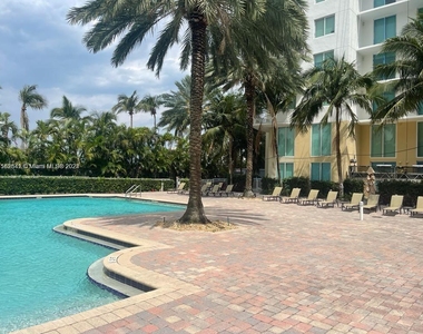 1755 E Hallandale Beach Blvd - Photo Thumbnail 0