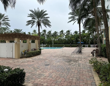 1755 E Hallandale Beach Blvd - Photo Thumbnail 16