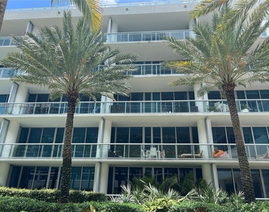 6799 Collins Ave - Photo Thumbnail 3