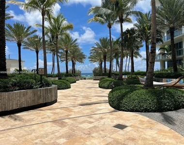 6799 Collins Ave - Photo Thumbnail 2