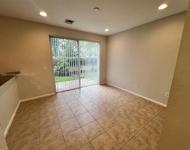 5102 Nw 30th Ln - Photo Thumbnail 11