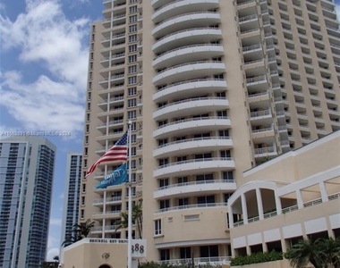 888 Brickell Key Dr - Photo Thumbnail 15