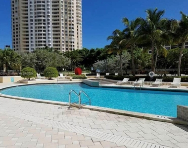 888 Brickell Key Dr - Photo Thumbnail 23