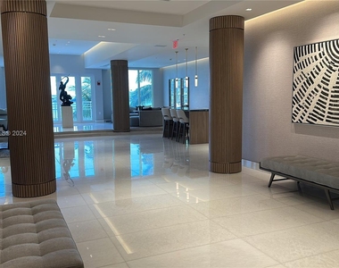 888 Brickell Key Dr - Photo Thumbnail 11