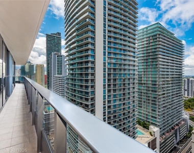 1000 Brickell Plz - Photo Thumbnail 7