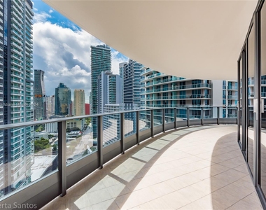 1000 Brickell Plz - Photo Thumbnail 0