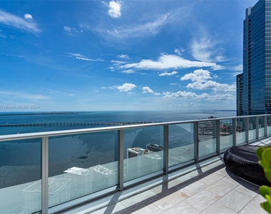 1300 Brickell Bay Dr - Photo Thumbnail 19