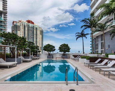 1300 Brickell Bay Dr - Photo Thumbnail 24