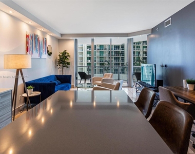 1300 Brickell Bay Dr - Photo Thumbnail 1