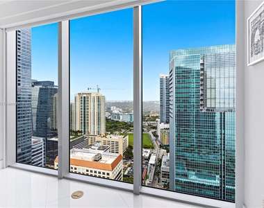 1300 Brickell Bay Dr - Photo Thumbnail 7