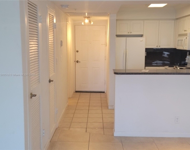 2501 S Ocean Dr - Photo Thumbnail 6