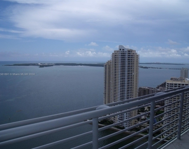 335 S Biscayne Blvd - Photo Thumbnail 1