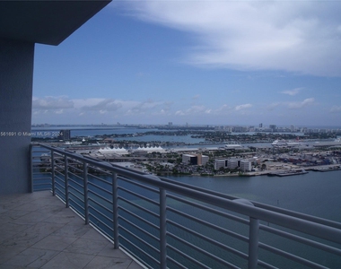 335 S Biscayne Blvd - Photo Thumbnail 2