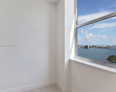 2150 N Bayshore Dr - Photo Thumbnail 27