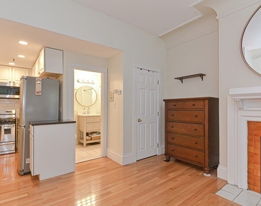 511 Beacon St - Photo Thumbnail 4