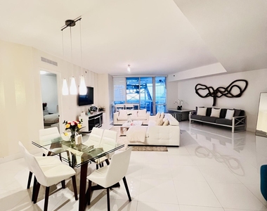 15811 Collins Avenue - Photo Thumbnail 2