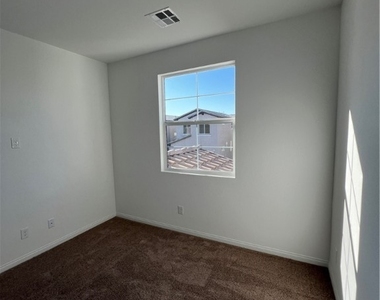 208 Vanhoy Avenue - Photo Thumbnail 10