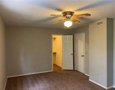 2201 Blueberry  Ln - Photo Thumbnail 9